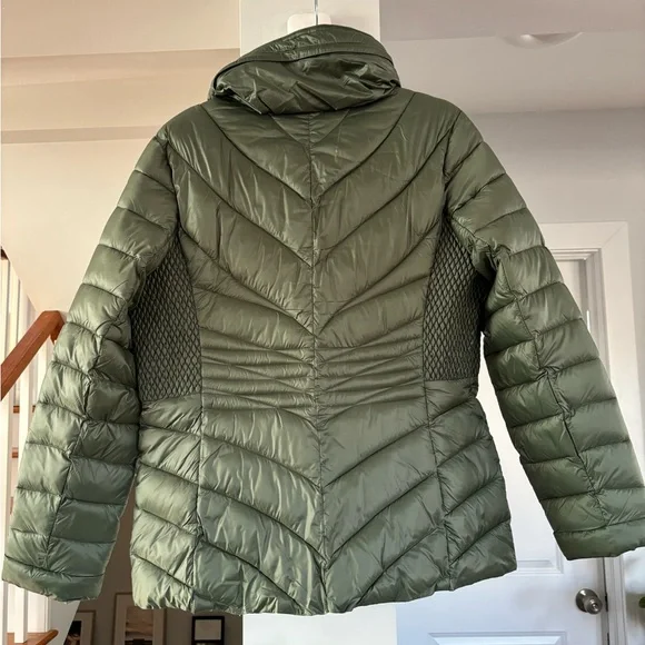 Bernardo Olive Green Puffer Jacket - Size XL - Never Worn - Picture 5 of 9